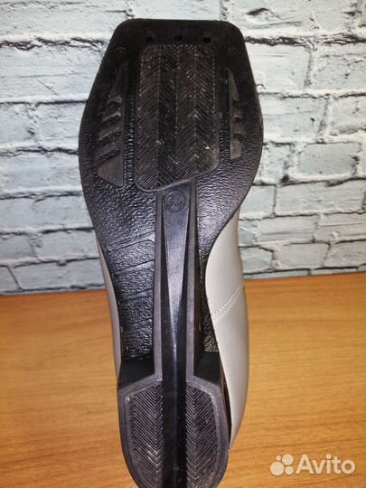 Лыжные ботинки размер 34