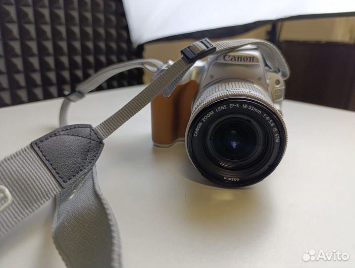 Фотоаппарат canon EOS 200d