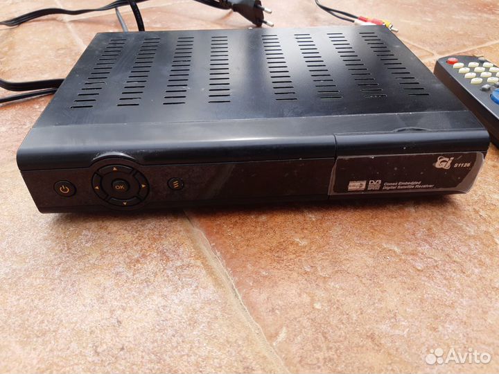 Тюнер.Спутниковый ресивер Gi S1126