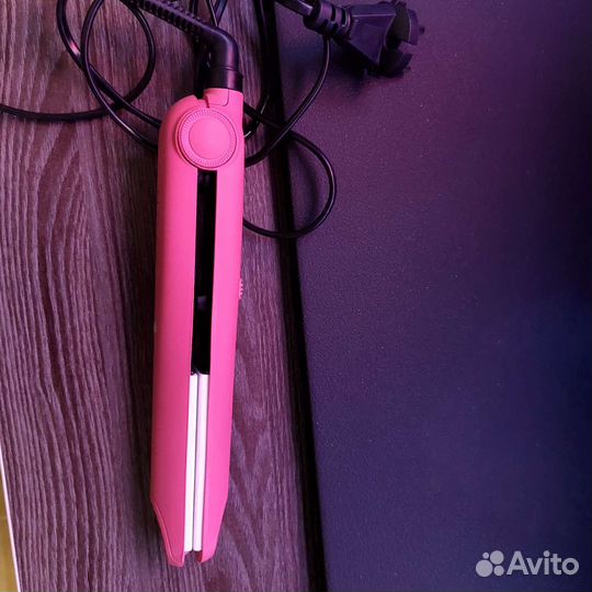 Выпрямитель для волос новый