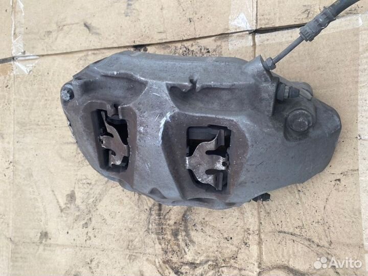 Суппорт тормозной передний правый Audi Q7 4M