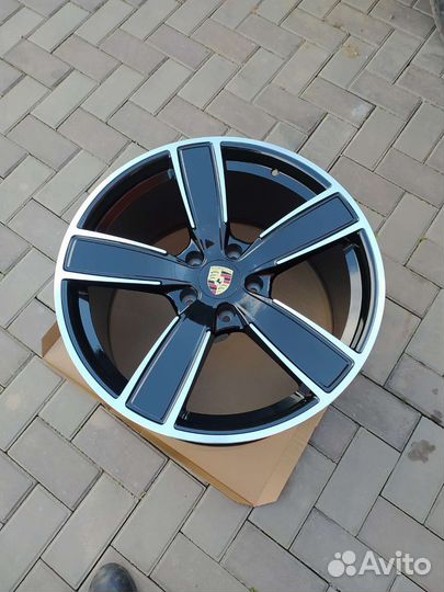 R21/5/130 Porsche Cayenne turbo S, Panamera