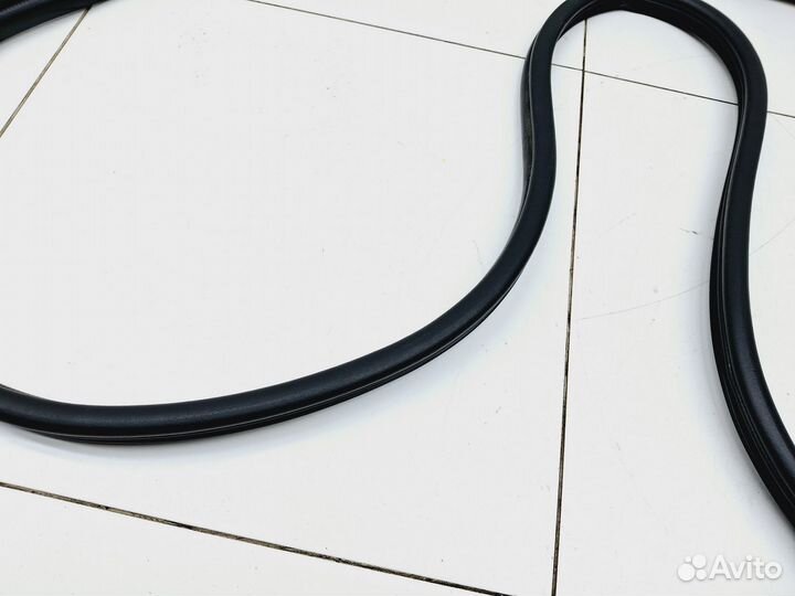 Уплотнитель двери Kia Sportage III (SL) 2010-2016