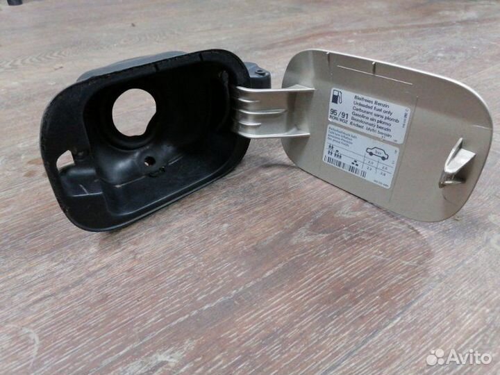 Лючок бензобака Volkswagen Jetta 1K2 AXX 2004-2010