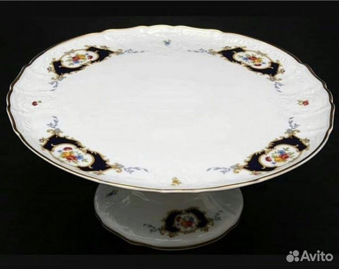 Тортница на ножке