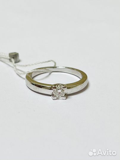 Кольцо с природным камнем Золото