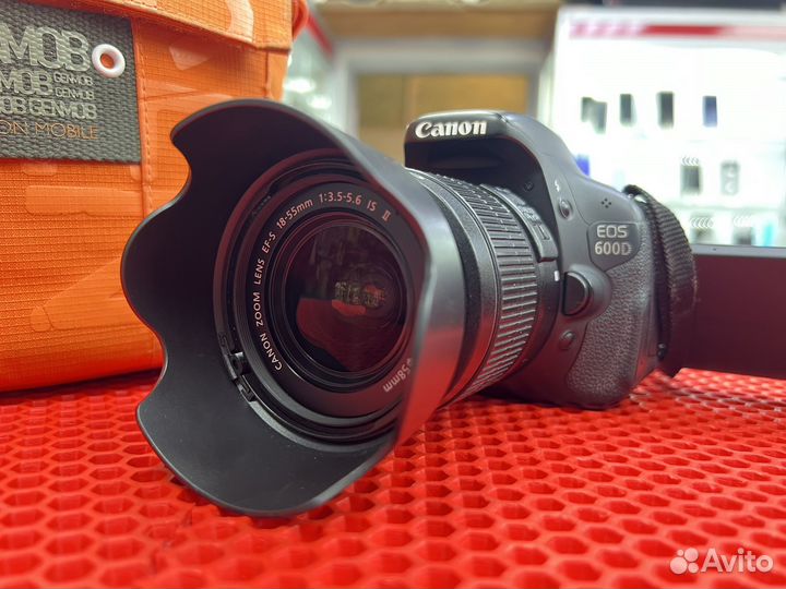 Зеркальный фотоаппарат Canon EOS 600D