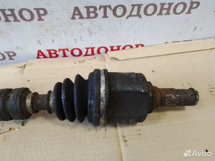 Полуось привод передний левый Nissan Primera P12