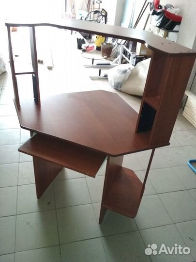 Компьютерный стол