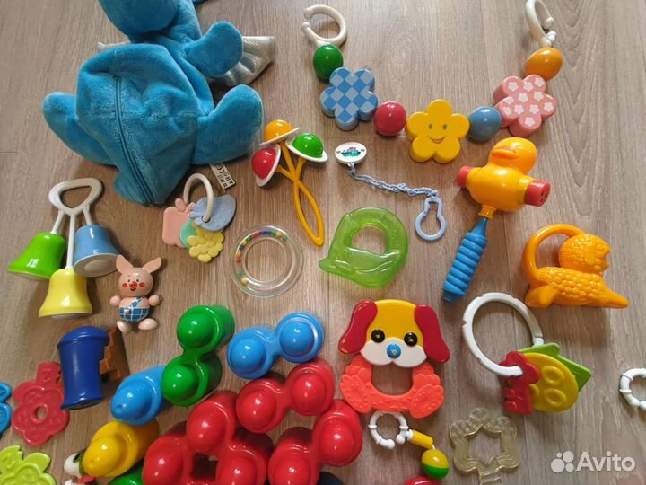 Игрушки для малышей пакетом