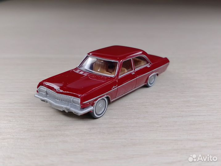A30) Opel Admiral B (1968-1977) красный