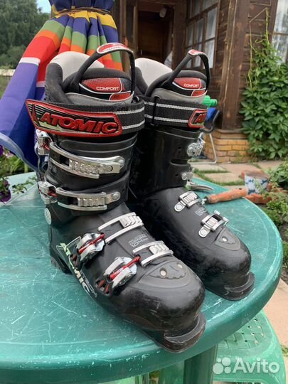 Горнолыжные ботинки atomic