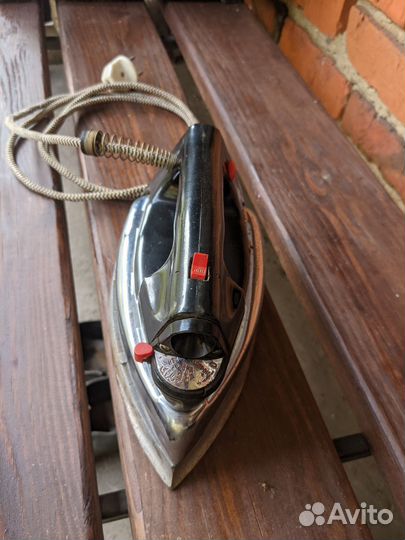 Утюг электрический СССР с пароувлажнением