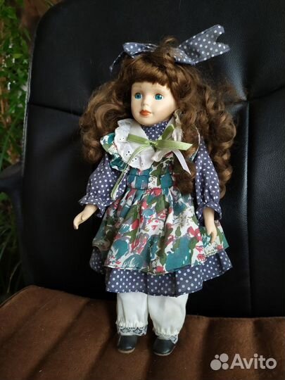 Кукла фарфоровая коллекционная