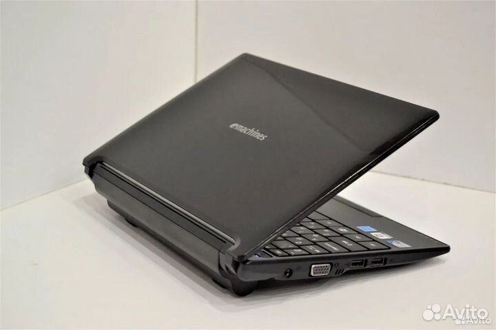 Нетбук eMachines / Кино / Интернет