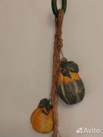 «Декоративное украшение коса с мини тыквами»