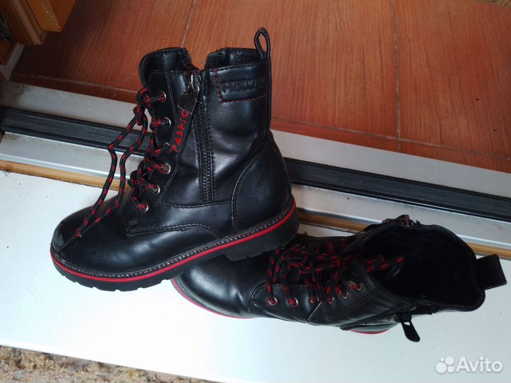 Отдам ботинки на мальчика
