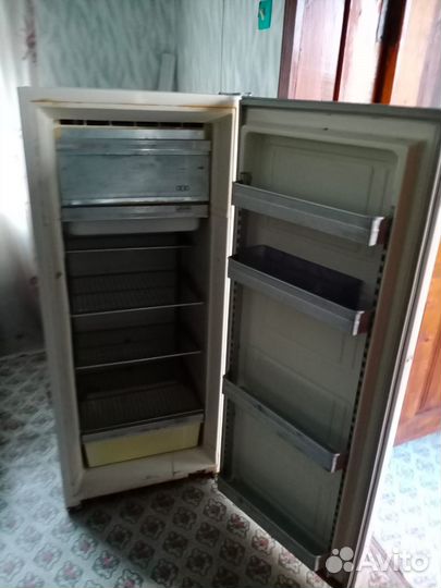 Продаю холодильник