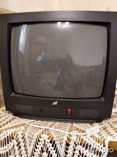 Телевизор мб.диагональ 37