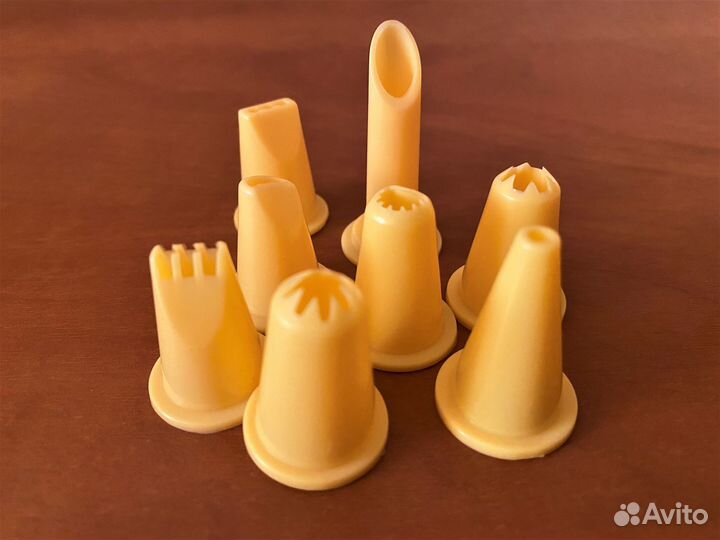 Новый кондитерский шприц, 8 насадок Tescoma