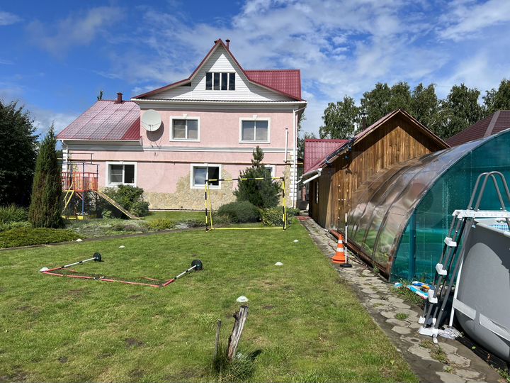 Дом 201 м² на участке 11 сот.