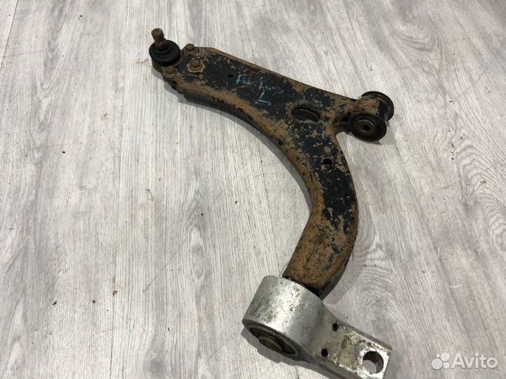 Рычаг передний левый Ford Fusion 2002 2003 2004