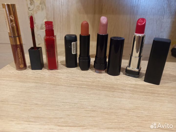 Пакет декоративной косметики Lux, духи