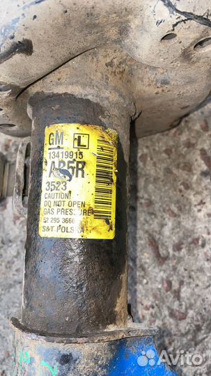 Стойки амортизаторов в сборе Опель Зафира С