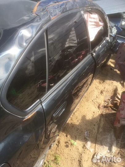 Задняя правая дверь. subaru Legacy B13