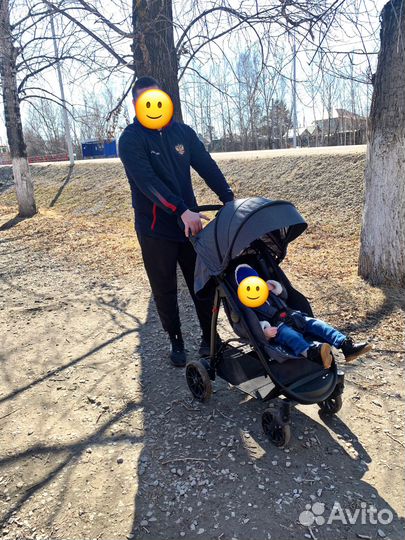 Детская коляска прогулка