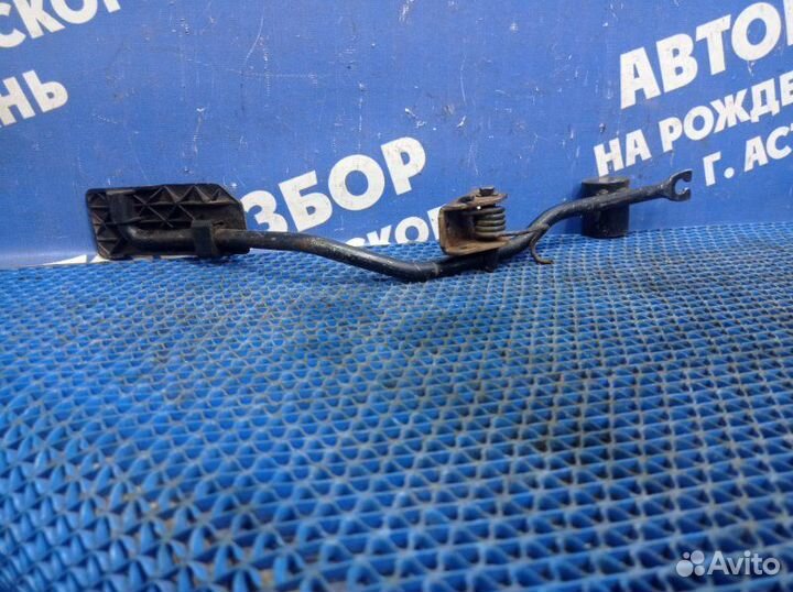 Педаль газа Toyota Carina E седан 3S-FE 1992