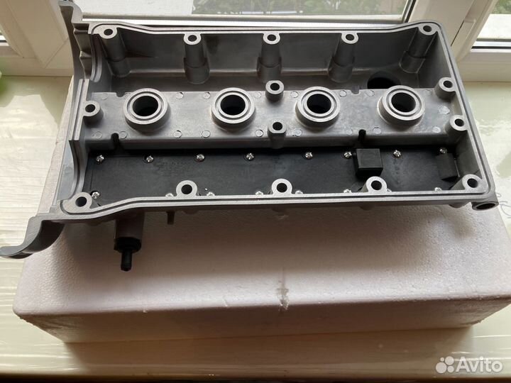 Алюминиевая клапанная крышка Шевроле Лачетти