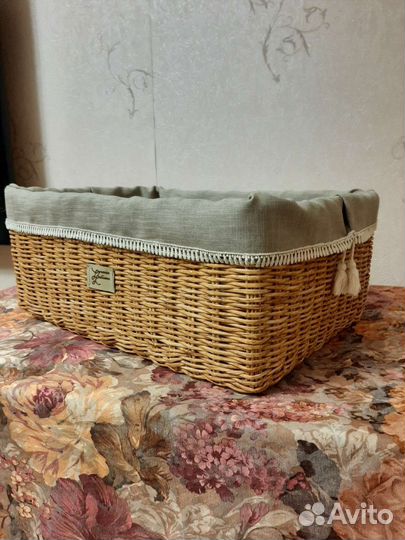 Корзина плетеная из бумажной лозы