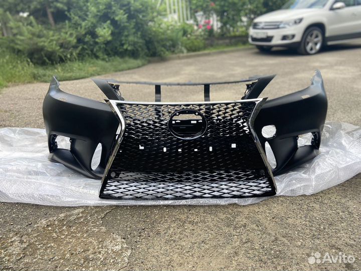 Бампер на Lexus is250 05-13