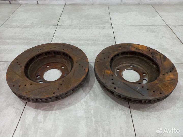 Тормозные диски переднее Audi Q7 4L 4.2 BAR 2007