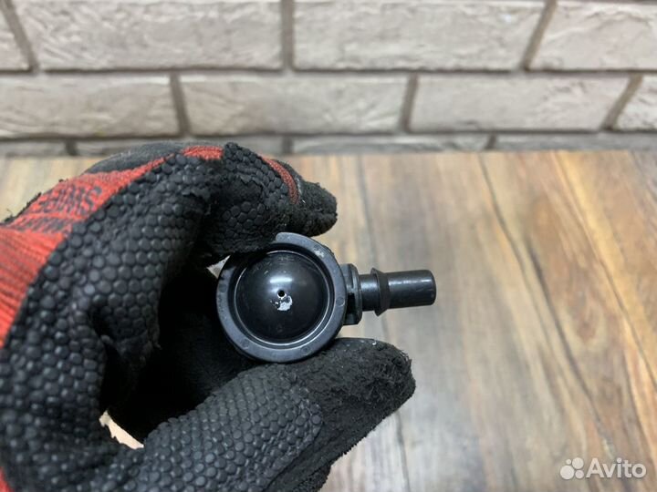 VW Jetta 6 Форсунка омывателя фары правая