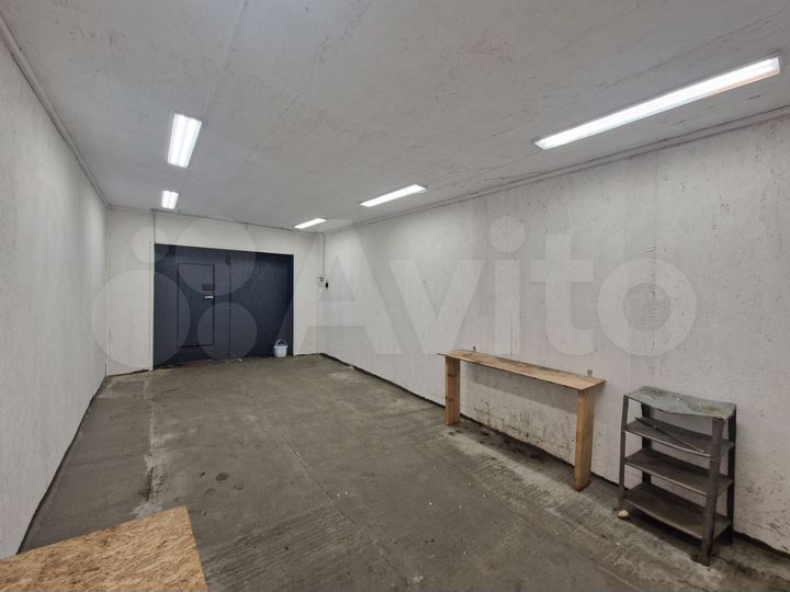 Гараж, > 30 м²