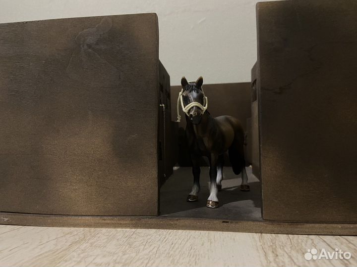 Конюшня schleich