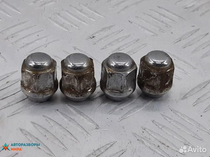 Болт колесный Toyota Yaris XP9 2008 6L2Z1012BA