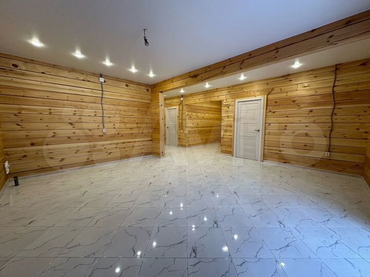 Дом 278 м² на участке 10 сот.