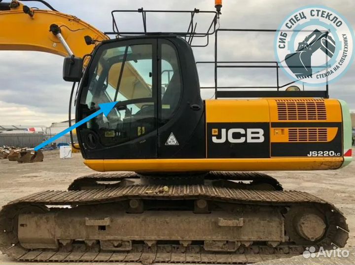 Стекло кузовное правое возле стрелы JCB js 330