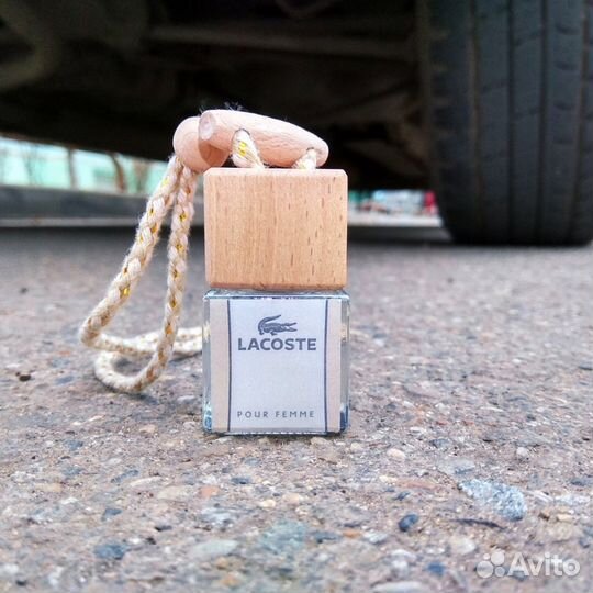 Автомобильный парфюмерный ароматизатор