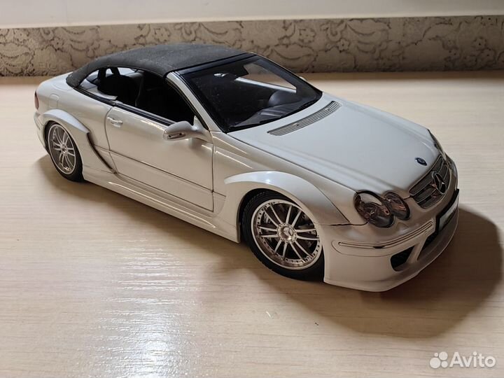 Модель Mercedes-Benz CLK DTM AMG 1:18 Kyosho