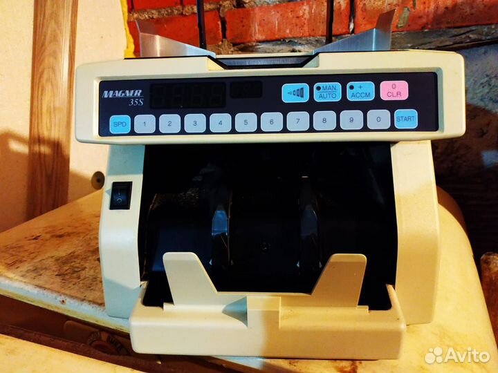 Машинка для счета денег