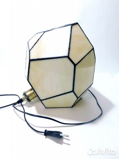 Декоративный светильник из витражного стекла