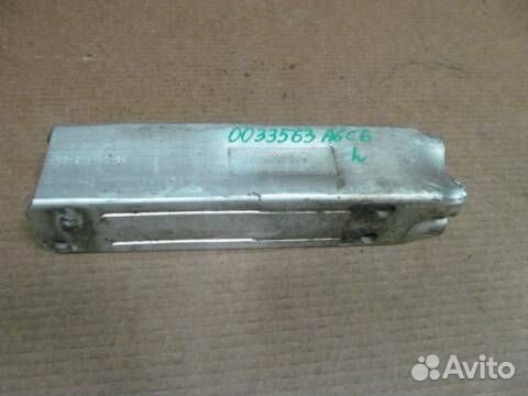 Кронштейн переднего бампера Audi A6