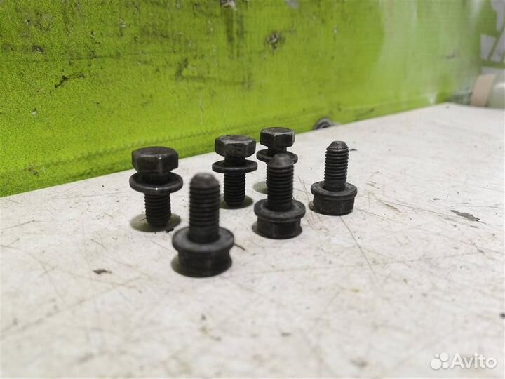 Болт маховика Рено Кенгу Кангу