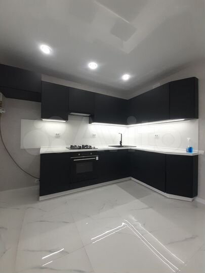 2-к. квартира, 54 м², 1/10 эт.