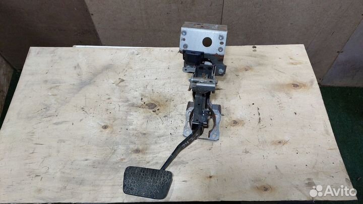 Педаль тормоза АКПП Mazda 6 GG рест