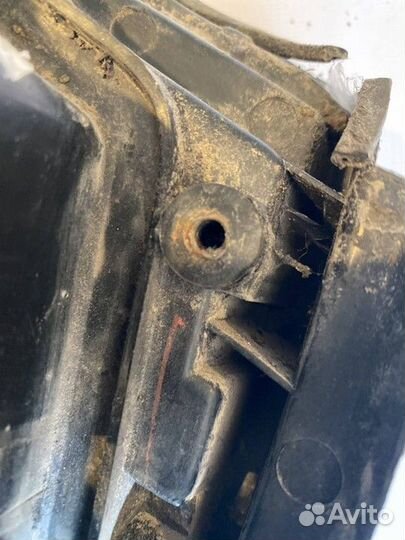 Фонарь задний правый Nissan Maxima